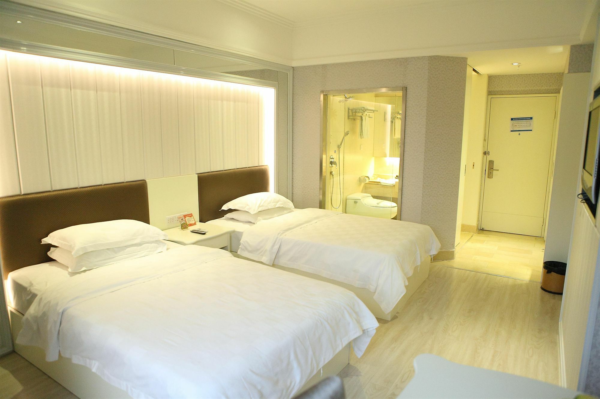 Bluesky Hotel Guangzhou Exterior photo