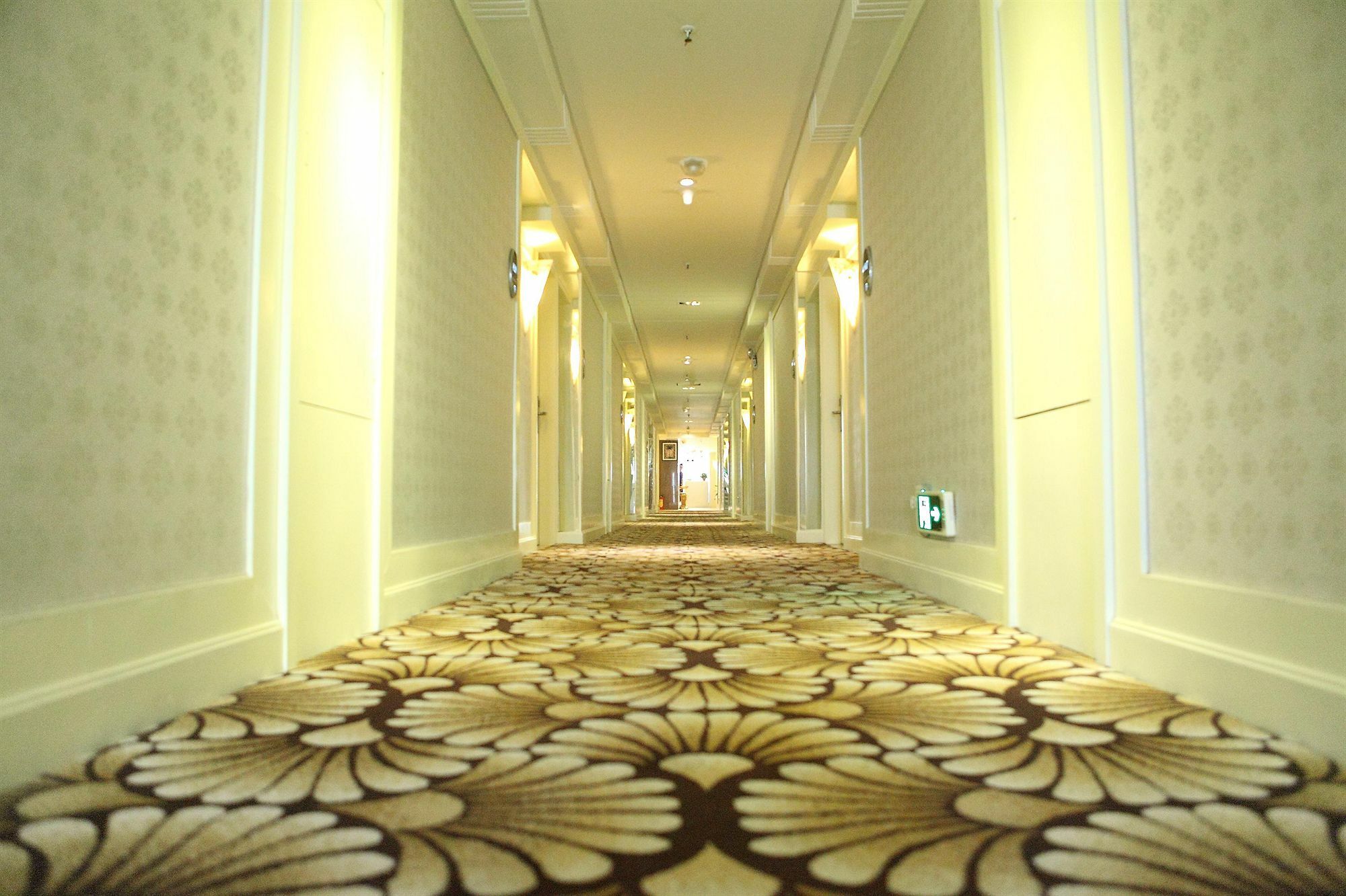 Bluesky Hotel Guangzhou Exterior photo